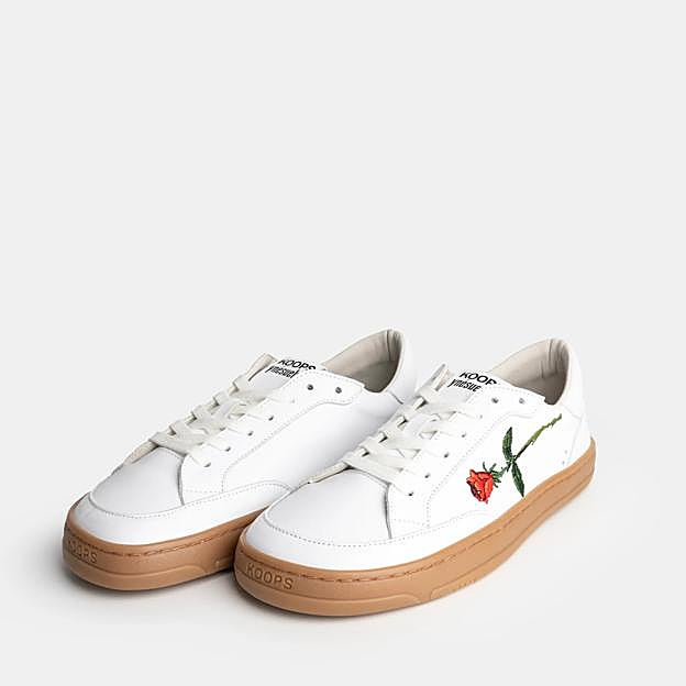 Zapatillas con detalle flor de Koops.