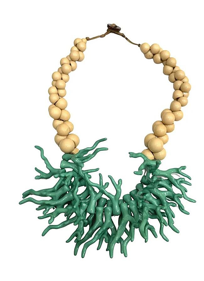Imagen - Collar de bolas con diseño de coral en verde de Casilda Finat (35 euros).