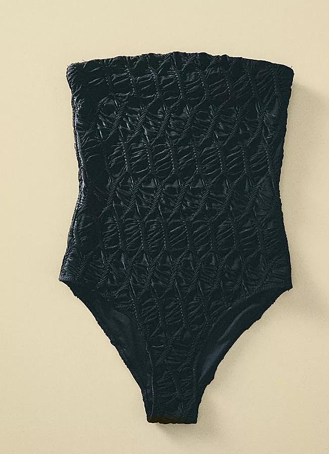 Imagen - Bañador estructurado de Zara Home (39,99 euros).