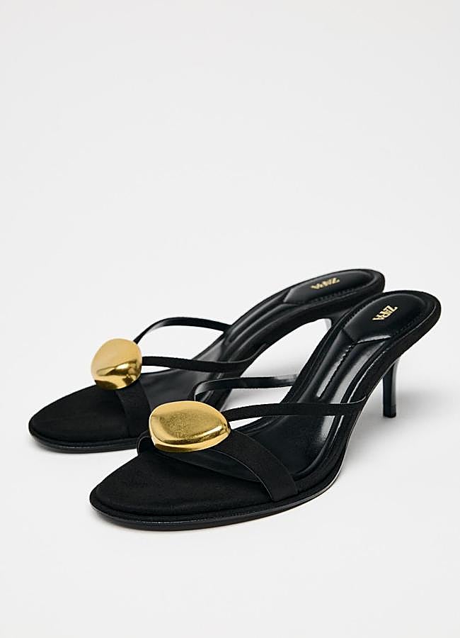 Imagen - Sandalias mules de tacón bajo con detalle dorado