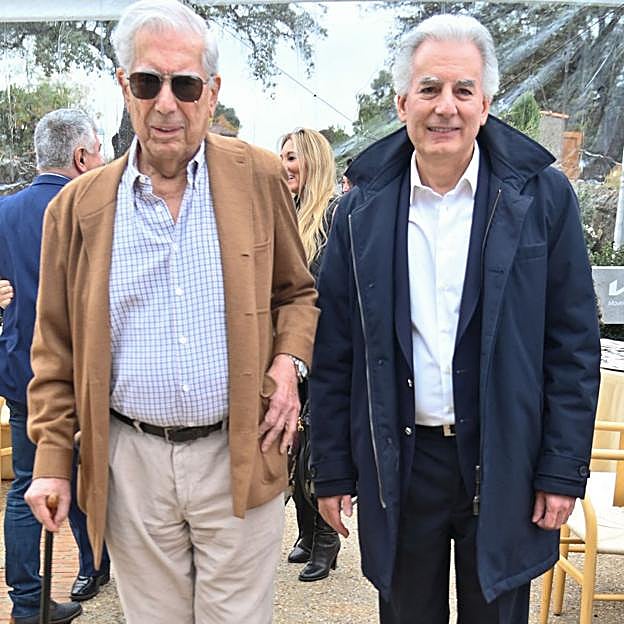 Álvaro Vargas Llosa, un gran apoyo para su padre. 