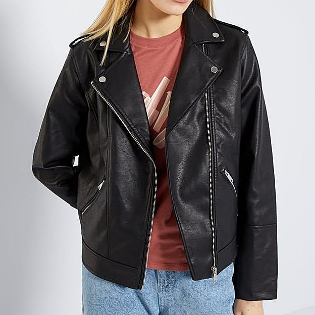 Imagen principal - Chaqueta de Kiabi, zapatos de Sézane y falda de El Corte Inglés.