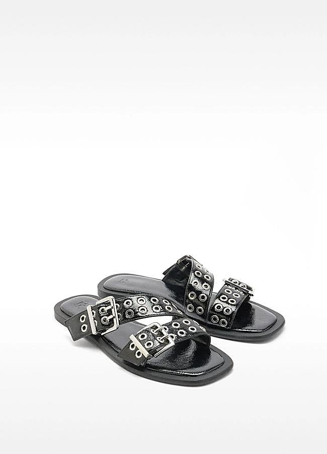 Imagen - Sandalia plana con tachuelas de Parfois.
