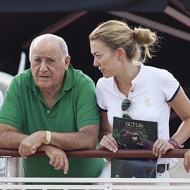Amancio y Marta Ortega, en un momento de charla cómplice. 