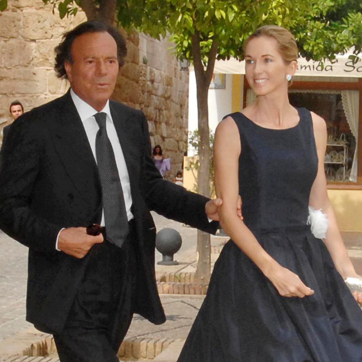 Julio Iglesias y Miranda Rijnsburger, un matrimonio muy unido.. 