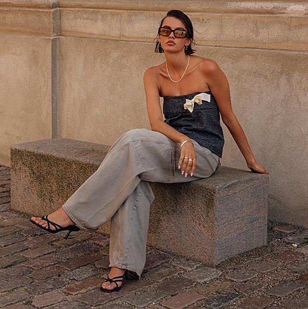 Sandalias de tacón bajito, el zapato más elegante para llevar a la oficina o en un look de invitada