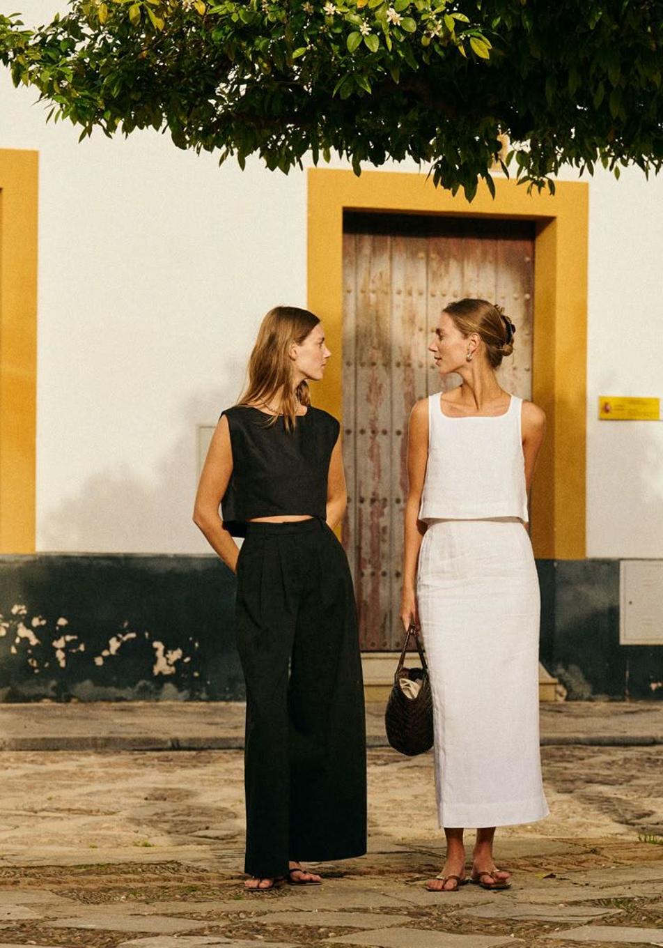 Total looks sencillos de primavera-verano que usan las mejor vestidas a los 50 años para no complicarse