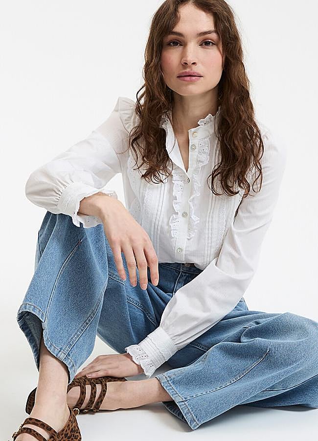 Imagen - Camisa blanca con volantes y bordados de La Redoute, 29,19 euros.