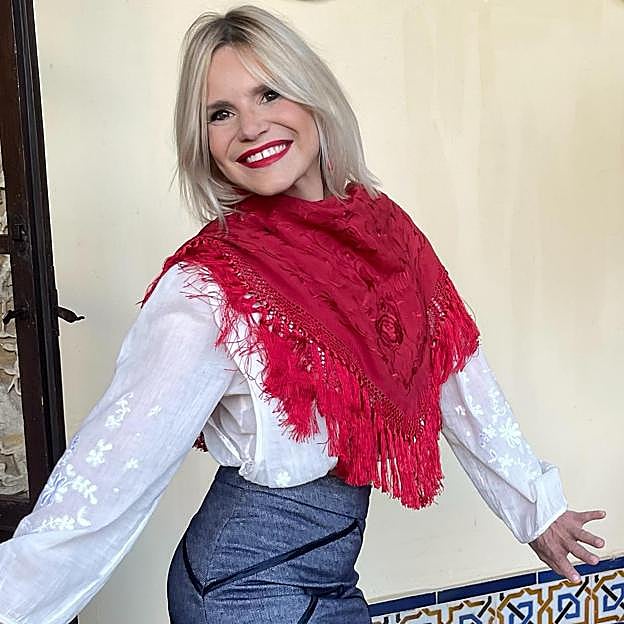 Eugenia Martínez de Irujo ha llevado el labial rojo perfecto en la Feria de Abril y sabemos cuál es
