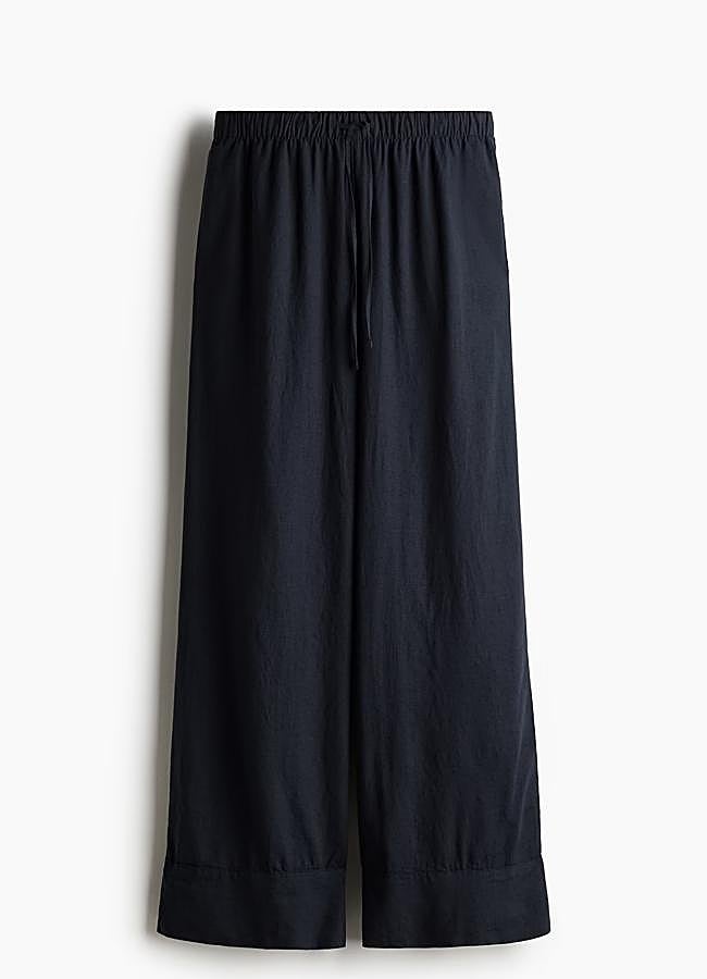 Imagen - Pantalón de lino en azul marino de H&M, 29,99 euros.
