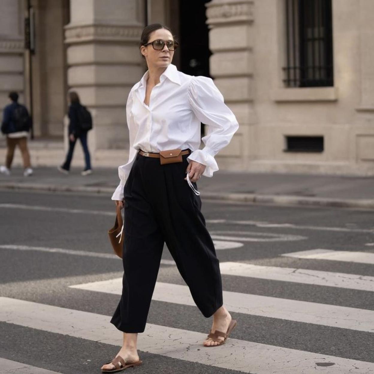 Influencer con pantalones culotte