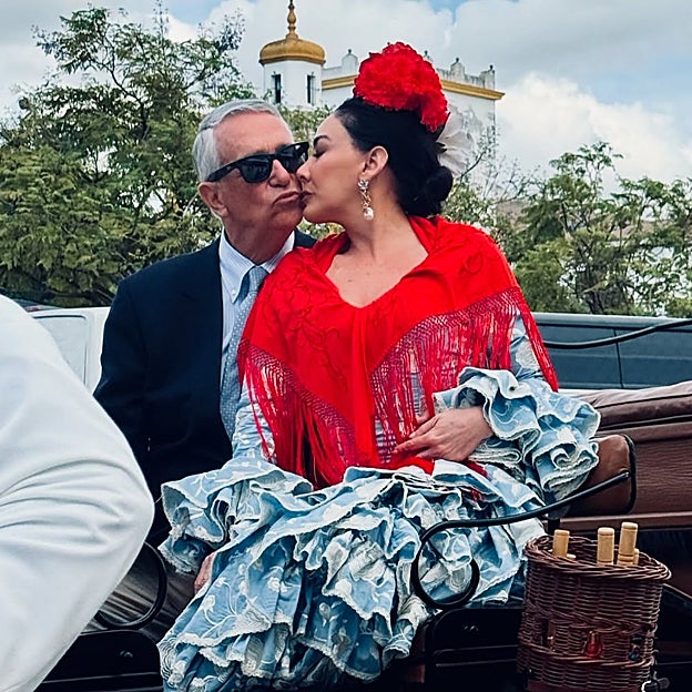 El empresario mexicano y su esposa, en la Feria de Abril. 