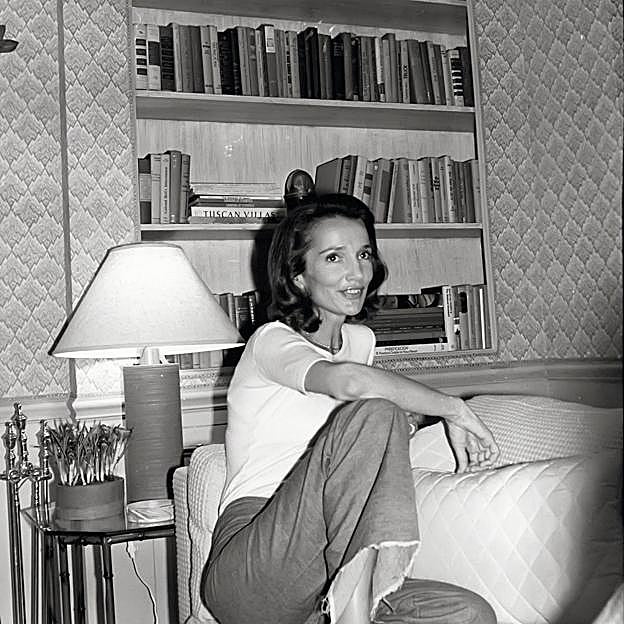 Lee Radziwill, hermana de Jackie Kennedy, en vaqueros. 