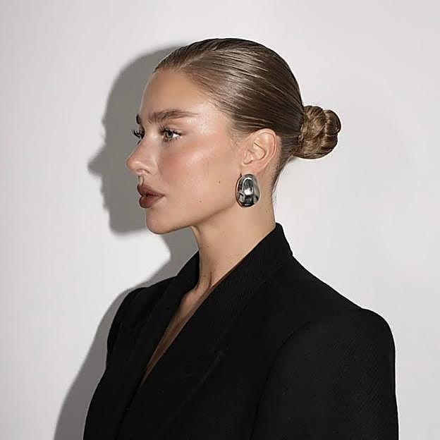 El peinado favorito del verano será el moño de supermodelo: cómo hacerlo y los mejores productos