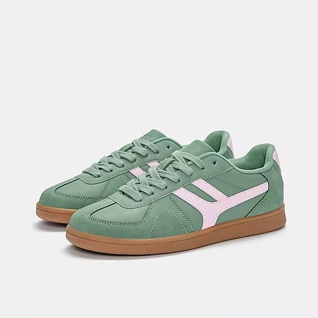 Zapatillas retro (25,99€)