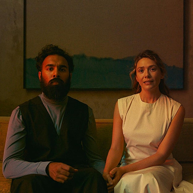 Aaryan (Hamis Patel) y Mia (Elizabeth Olsen) son una pareja que desea concebir un hijo.