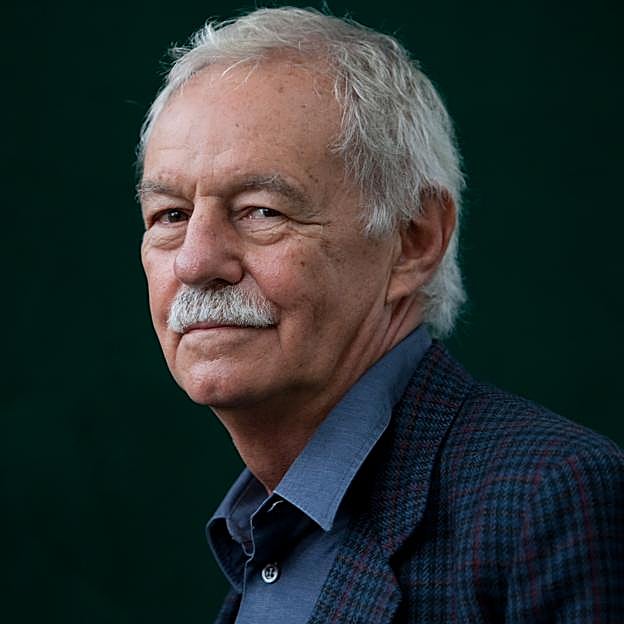 La vida privada de Eduardo Mendoza, ganador del Premio Princesa de Asturias de las Letras 2025: el escritor que convirtió a Marta Sánchez en un alien