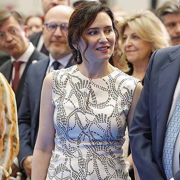 Isabel Díaz Ayuso tiene el vestido de invitada made in Spain ideal para bautizos y comuniones