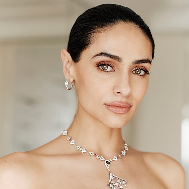 Renata Notni maquillada por Harold James.