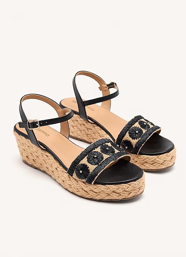 Imagen - Cuñas de yute con bordados de flores