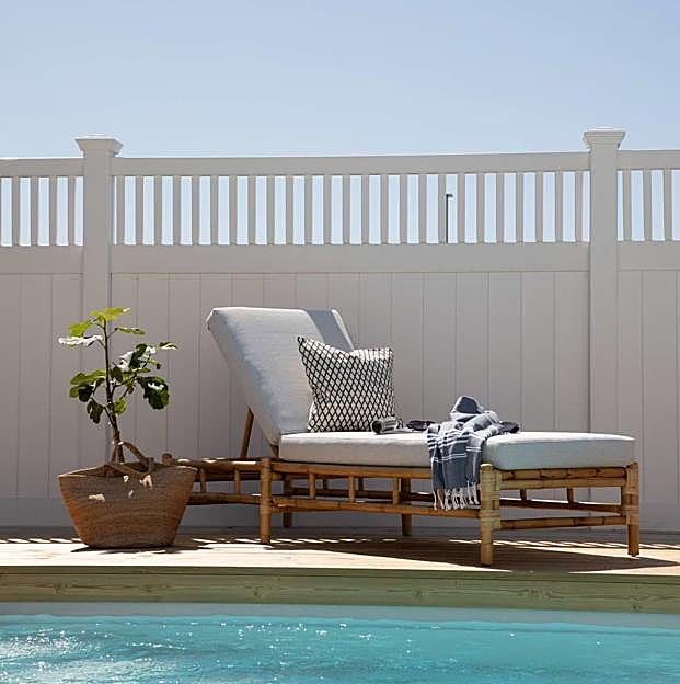 Imagen principal - Arriba, cama de sol de ratán, 799 euros. Abajo, sillón colgante, 69.99 euros y hamaca, 139 euros.