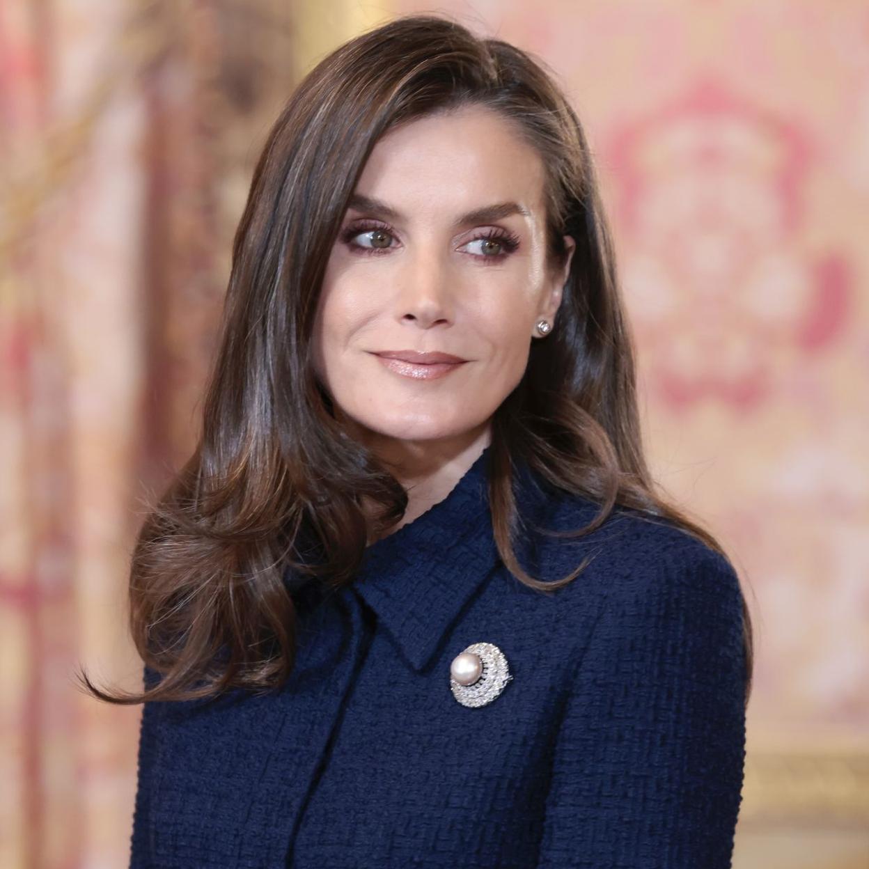 Se rumorea que la reina Letizia es fan de Eurovisión, lo mismo que su hermana Telma, su madre Paloma Rocasolano y sus dos hijas, Leonor y Sofía. 
