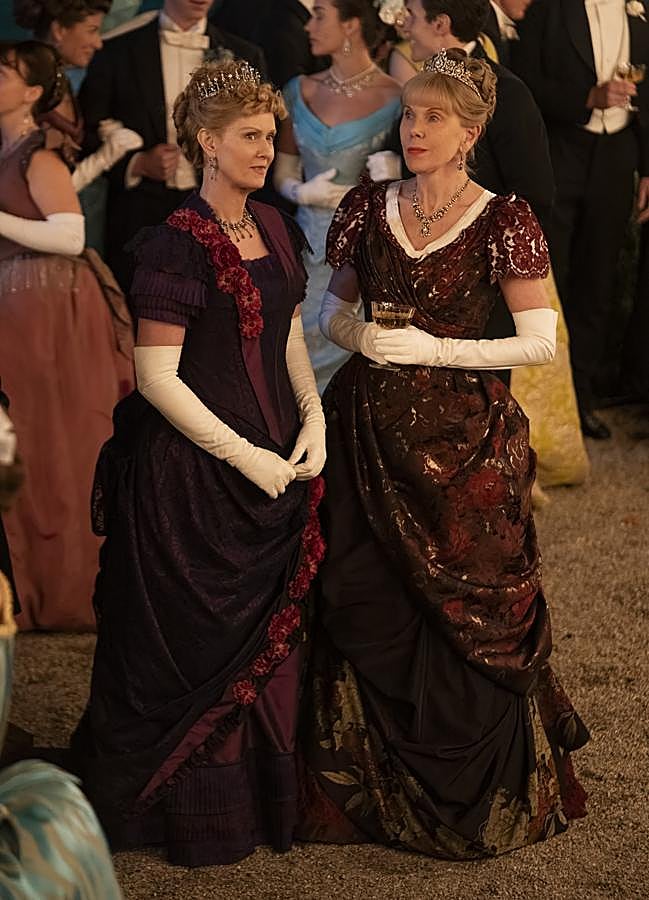 Imagen - Cynthia Nixon y Christine Baranski en una imagen de la tercera temporada de La Edad Dorada. / HBO MAX