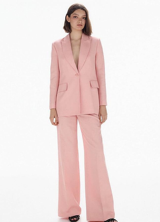 Imagen - El traje rosa de Pedro del Hierro que ha llevado Tamara Falcó está rebajado.