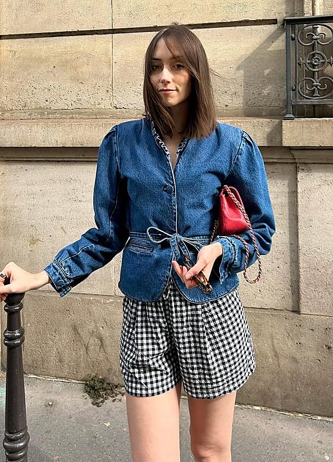 Imagen - Influencer con pantalones de cuadros/@annacffrn