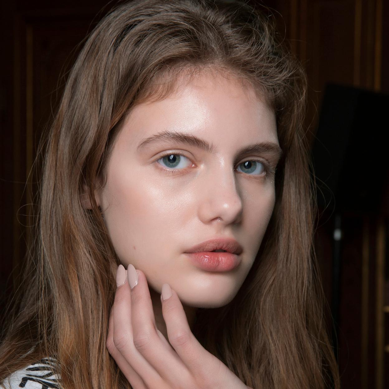 Cómo lucir unas uñas sencillas y bonitas todo el verano