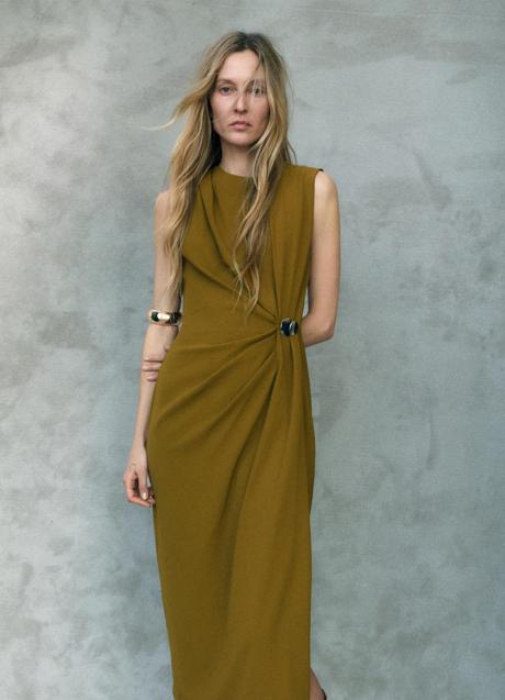 Imagen - Vestido verde caqui de Zara (39,99 euros)