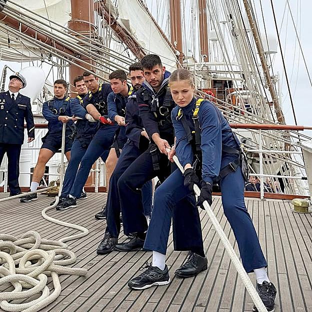El gran disgusto de la reina Letizia: cómo se ha filtrado que a Leonor se le da mal el entrenamiento físico de guardamarina