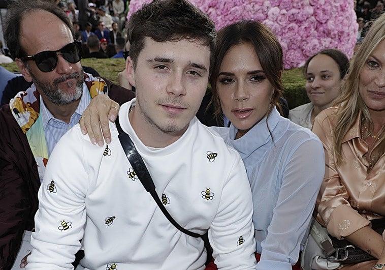 El hijo mayor de Victoria Beckham cuenta la verdad sobre su familia: «Querían que firmara un documento para que renunciara a ser un Beckham»
