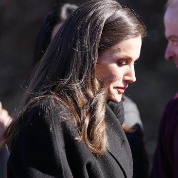 La reina Letizia se enfrenta al dolor y desesperación de víctimas y  familiares en Adamuz | Mujerhoy