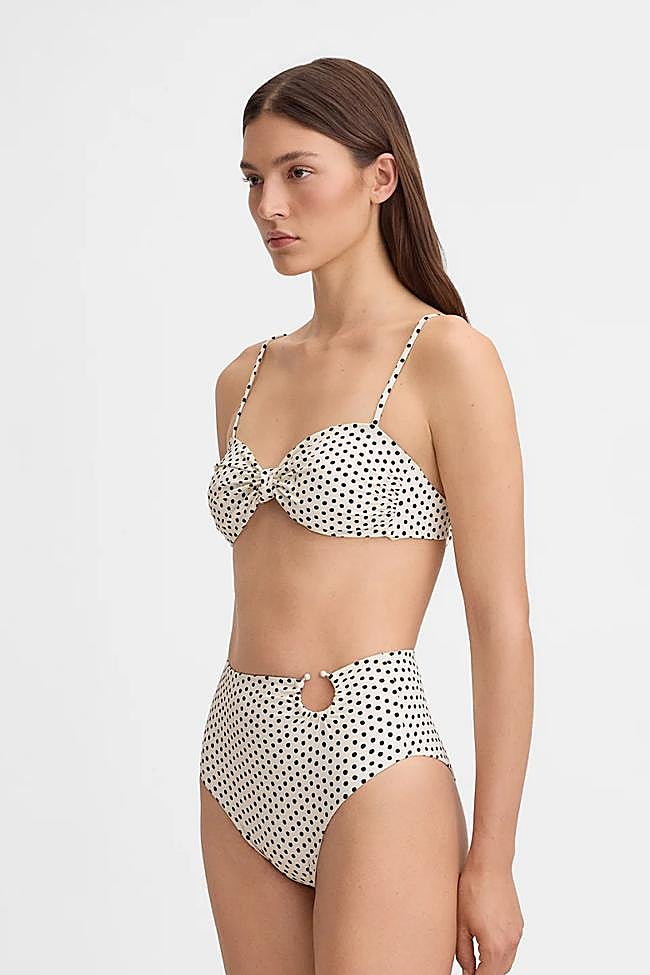 Bikini con braguita de tiro alto de Simorra.