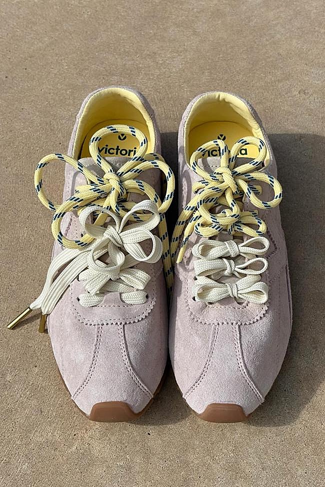 Las zapatillas de la nueva colección de Victoria.