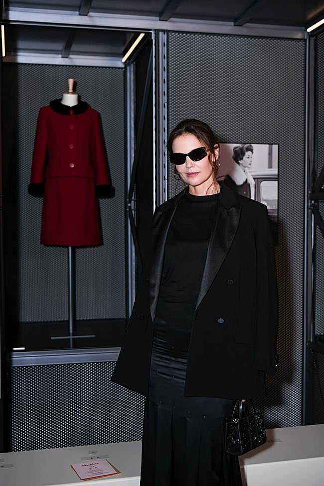 La actriz Katie Holmes fue una de las invitadas VIP al desfile de Max Mara en Shanghái.