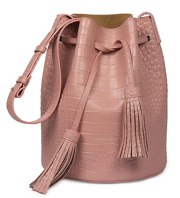 Bolso de piel, de Leandra (290€).