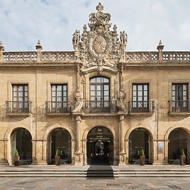 El Hotel de la Reconquista en Oviedo: de antiguo hospicio del siglo XVIII a cuartel general de la Familia Real y epicentro de los Princesa de Asturias