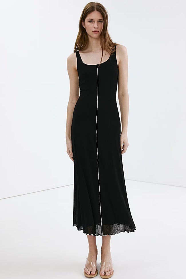 Vestido negro de Mango (35,95 euros)