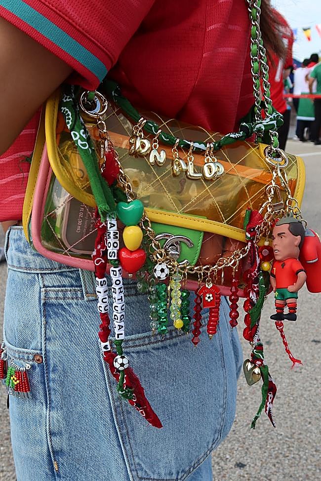 El bolso de Chanel con charms de Portugal.