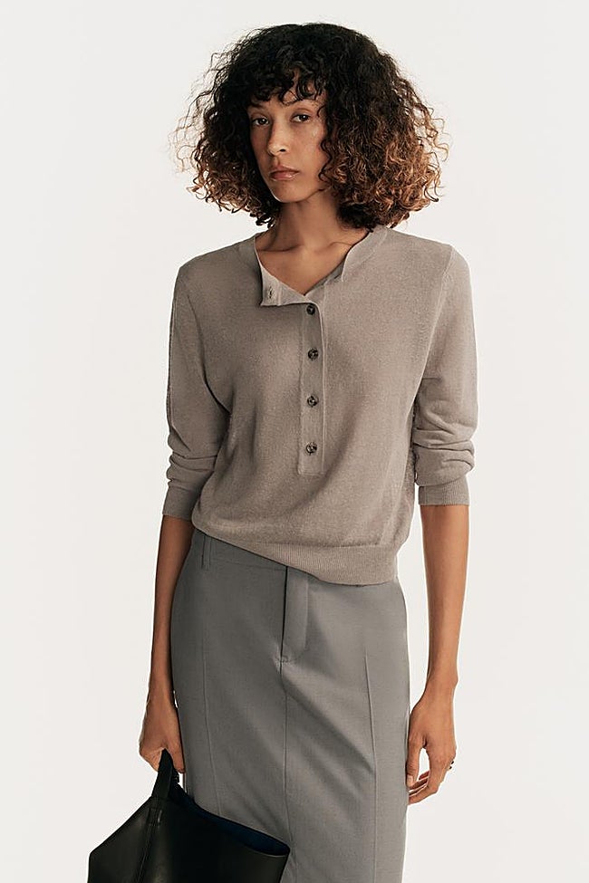 Jersey gris Zara (22,95 euros)