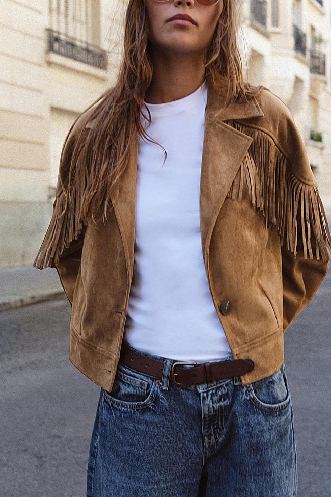 Chaqueta con flecos de Zara (39,99 euros)