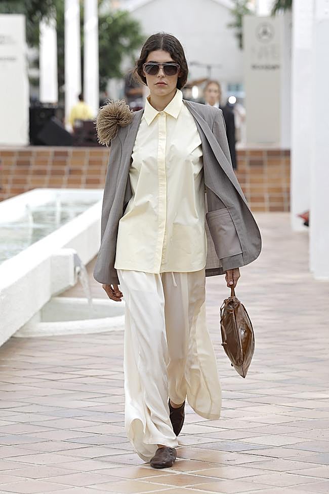 Look de Adolfo Domínguez durante Mercedes-Benz Fashion Week Madrid.