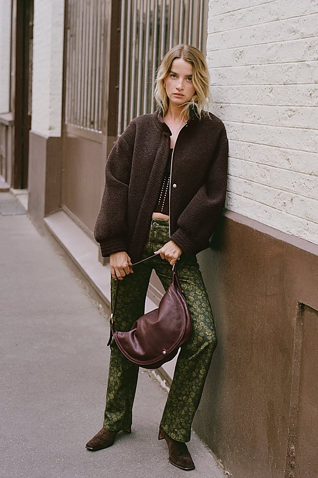 Chaqueta marrón + pantalones estampados