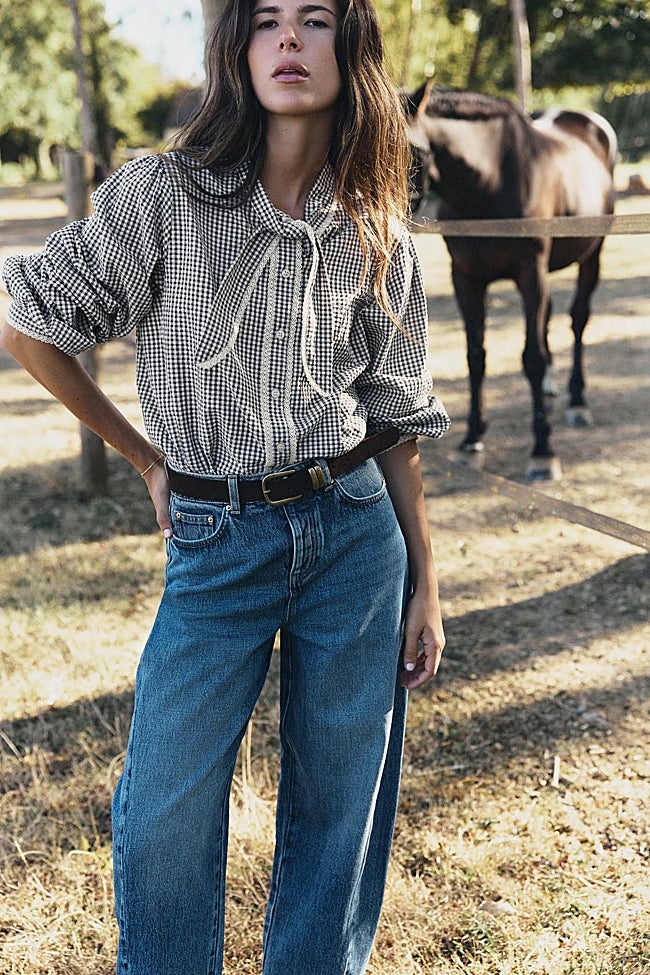 Camisa con estampado de cuadros de Zara (25,99 euros)