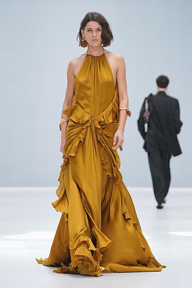 Look de Zimmermann durante la Semana de la Moda de París.