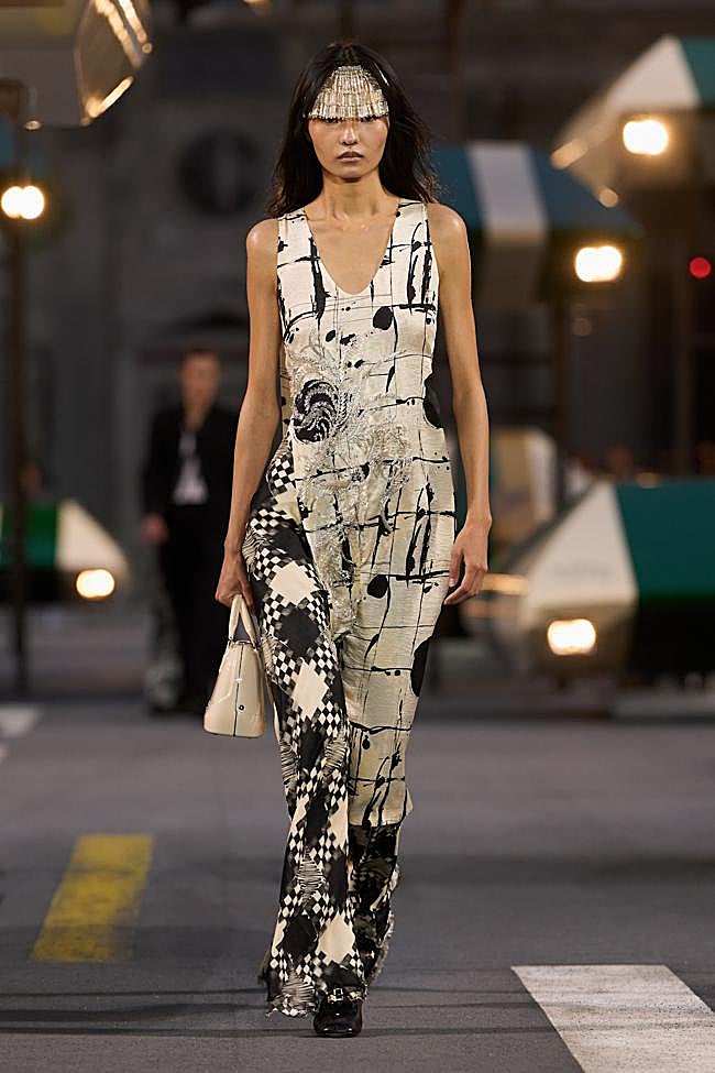 Look de Louis Vuitton durante la Semana de la Moda de París.