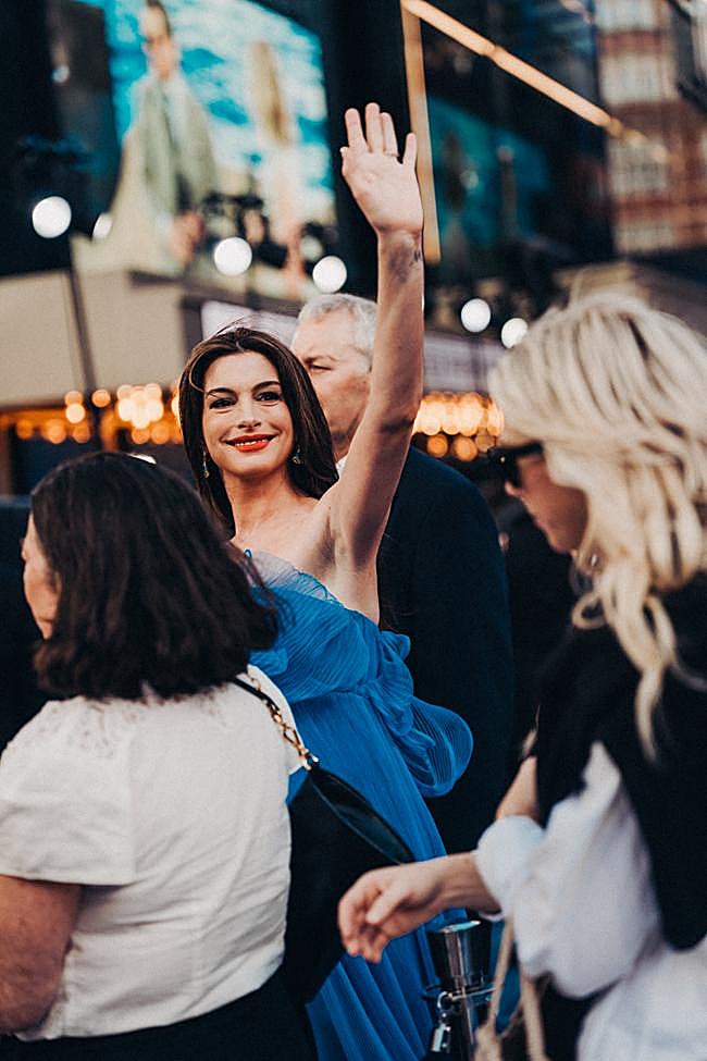 Anne Hathaway, que encarna a Penélope en La Odisea, en una imagen de la premiere de la película en la capital inglesa.