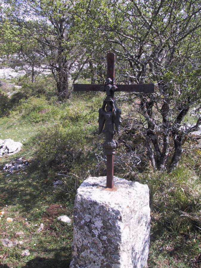 Cruz de San Miguel en Artxueta.